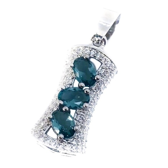 London Blue Topaz Pendant - Picture 1 of 4